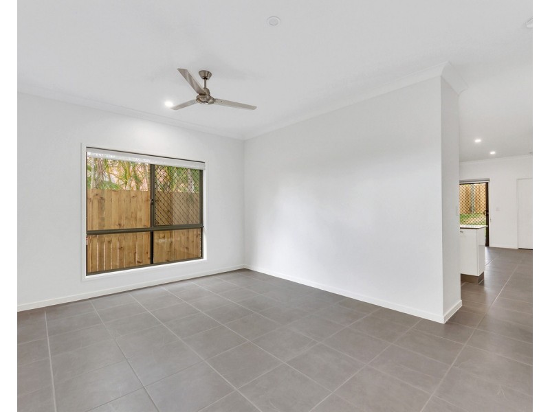 2 Vorneen Lane, Mitchelton QLD 4053