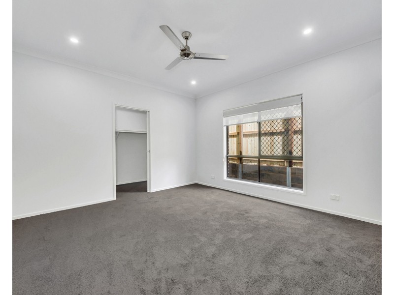 2 Vorneen Lane, Mitchelton QLD 4053