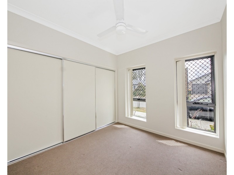 24 Blue Mountains Crescent, Fitzgibbon QLD 4018