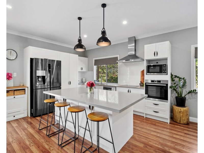 1 Neville Road, Bridgeman Downs QLD 4035