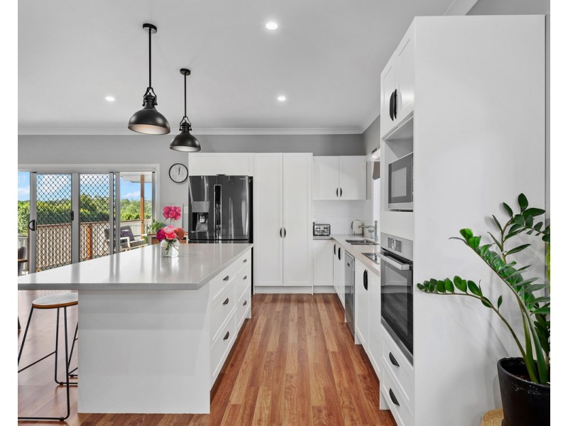 1 Neville Road, Bridgeman Downs QLD 4035