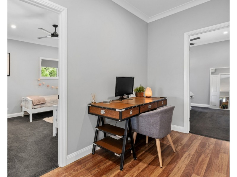 1 Neville Road, Bridgeman Downs QLD 4035