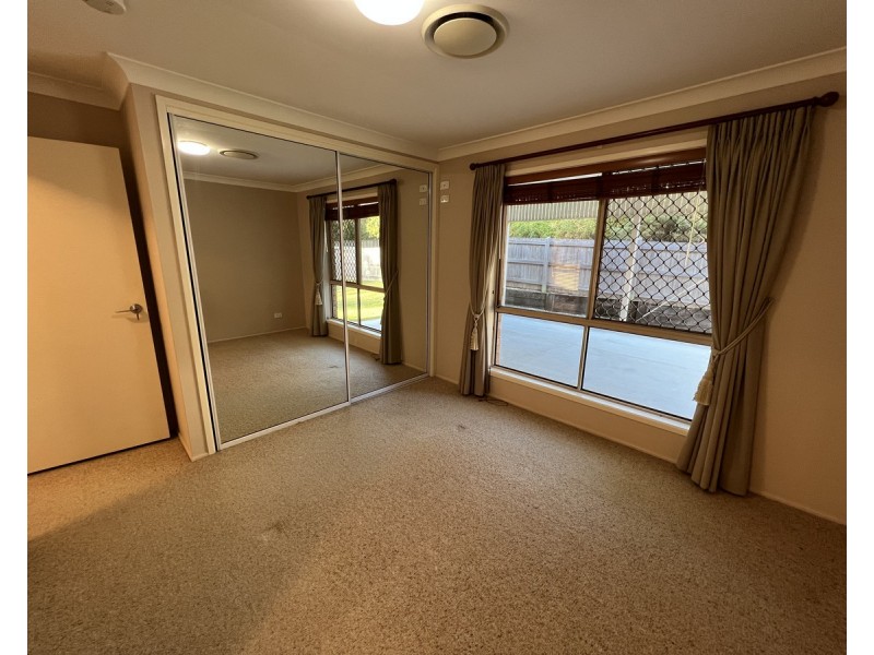 10 Janna Court, Eatons Hill QLD 4037