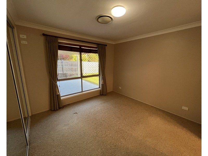 10 Janna Court, Eatons Hill QLD 4037