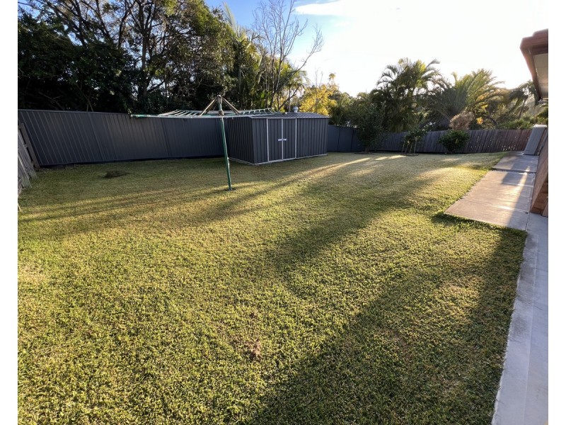 10 Janna Court, Eatons Hill QLD 4037