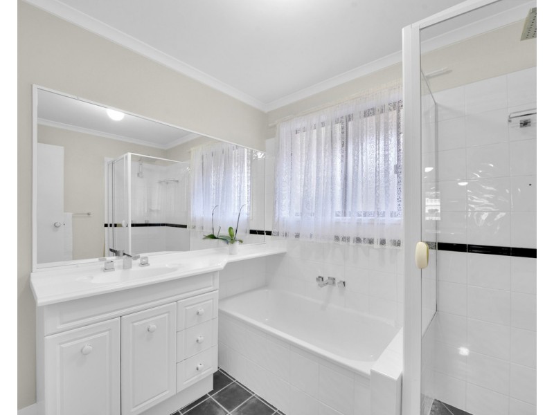 77 Lilly Pilly Crescent, Fitzgibbon QLD 4018