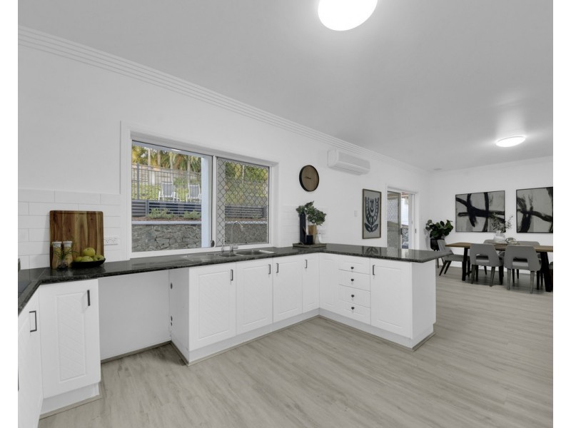 103 Saturn Crescent, Bridgeman Downs QLD 4035
