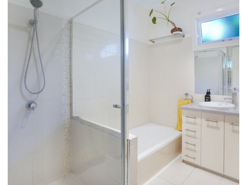 16 Glenhaven Street, Kedron QLD 4031