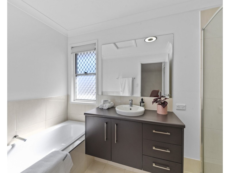 38 Kosciusko Lane, Fitzgibbon QLD 4018