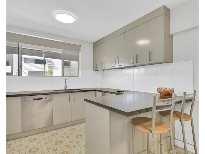 2/17 View Street, Chermside QLD 4032