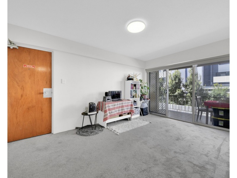 2/17 View Street, Chermside QLD 4032