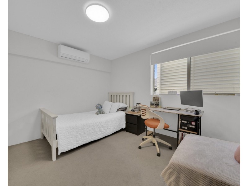 2/17 View Street, Chermside QLD 4032