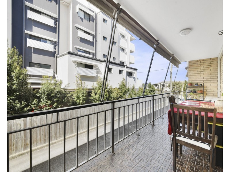 2/17 View Street, Chermside QLD 4032