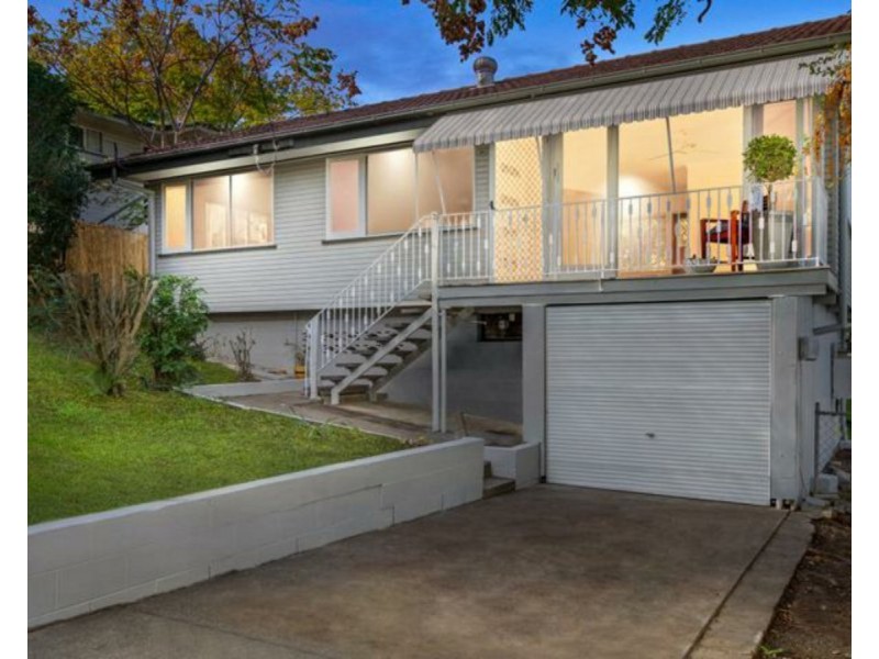 9 Maryland Street, Stafford Heights QLD 4053