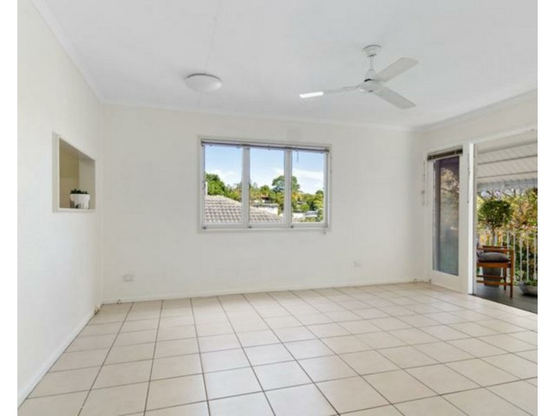 9 Maryland Street, Stafford Heights QLD 4053