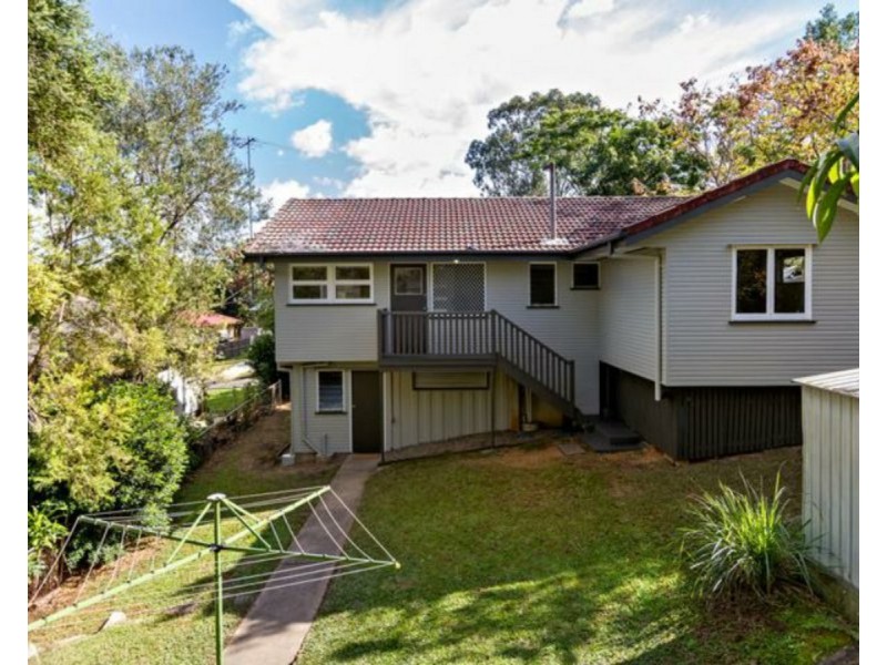 9 Maryland Street, Stafford Heights QLD 4053