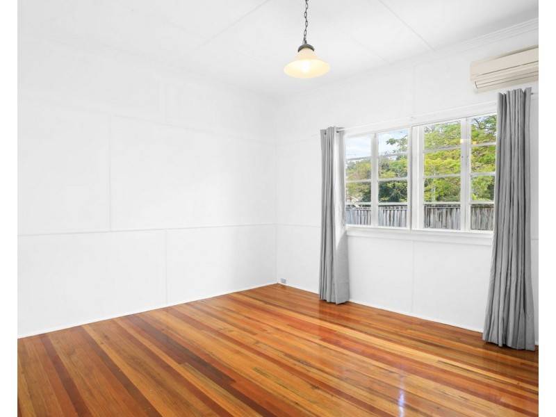 2 Wirega Street, Wavell Heights QLD 4012