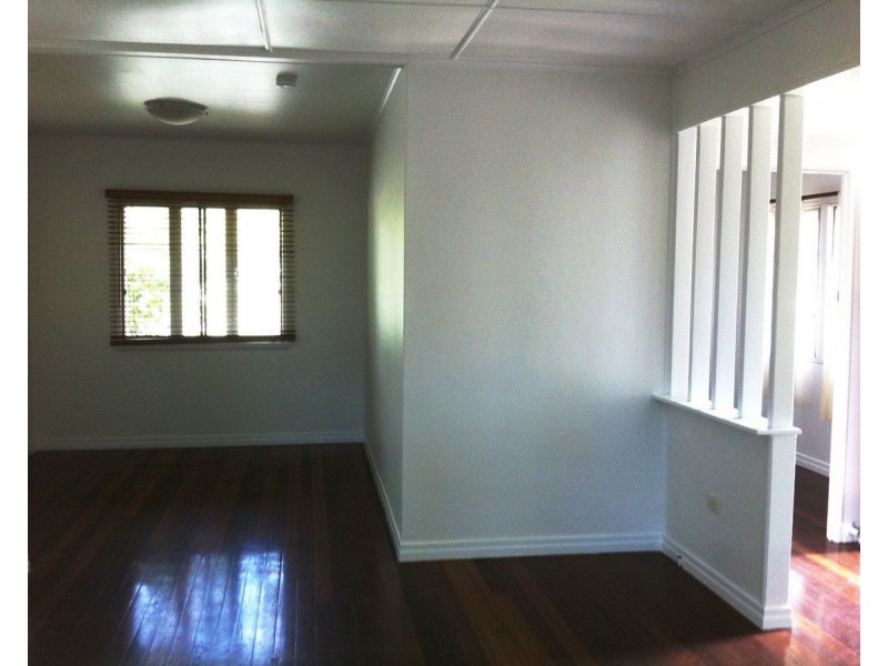 31 Esdale Street, Wavell Heights QLD 4012