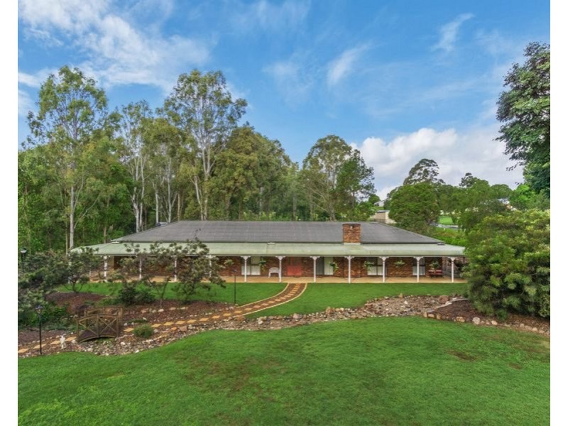 343 Bridgeman Road, Bridgeman Downs QLD 4035