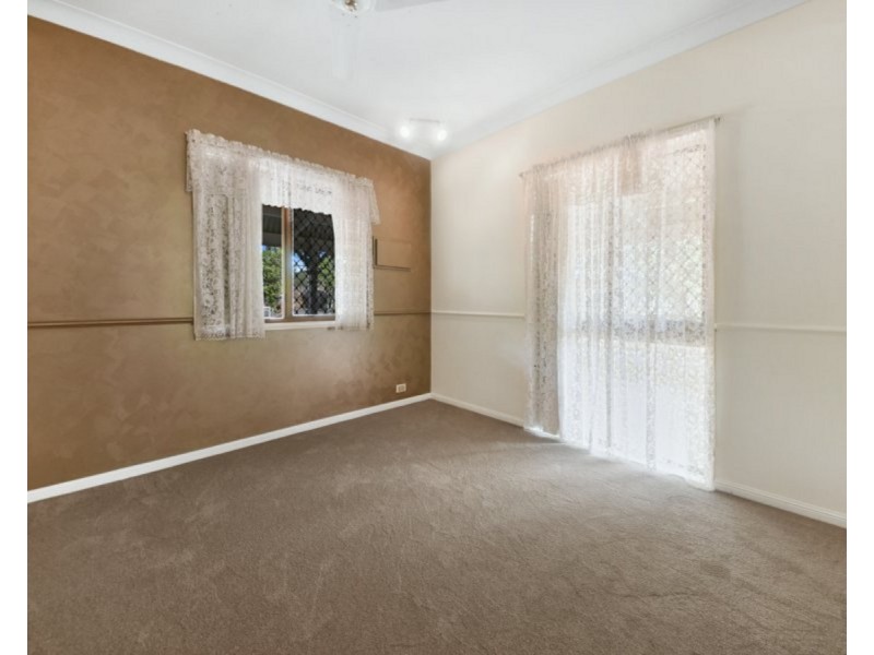 343 Bridgeman Road, Bridgeman Downs QLD 4035