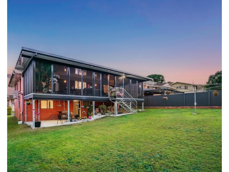 9 Graymond Street, Chermside West QLD 4032