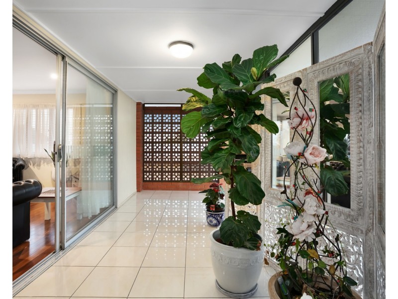 9 Graymond Street, Chermside West QLD 4032