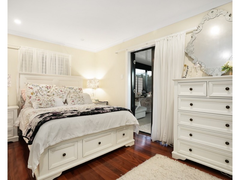 9 Graymond Street, Chermside West QLD 4032