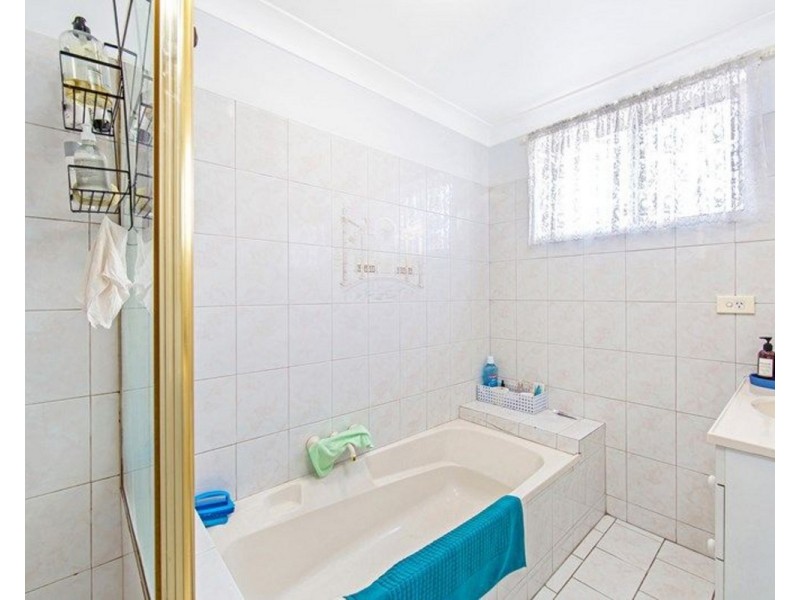 1/2 Henry Street, Chermside QLD 4032