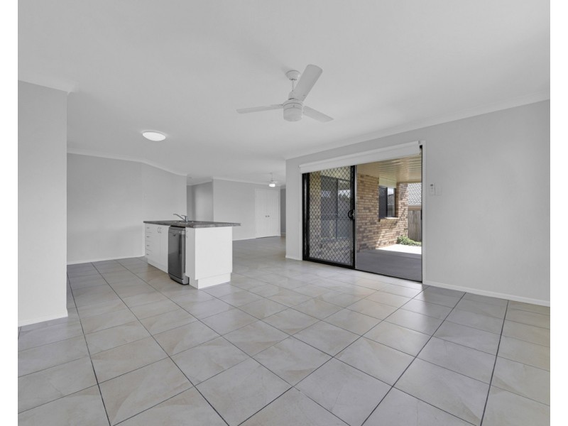 16 Lady Bowen Parade, Rothwell QLD 4022