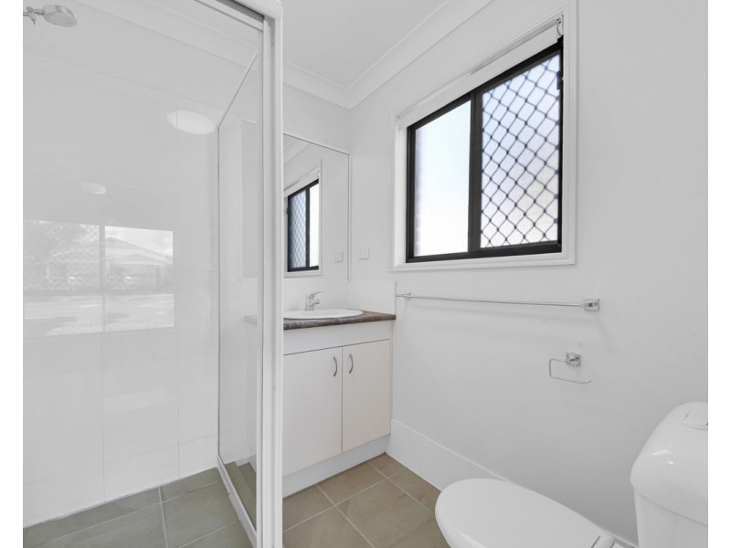 16 Lady Bowen Parade, Rothwell QLD 4022