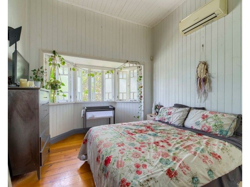 94 Sixth Avenue, Windsor QLD 4030