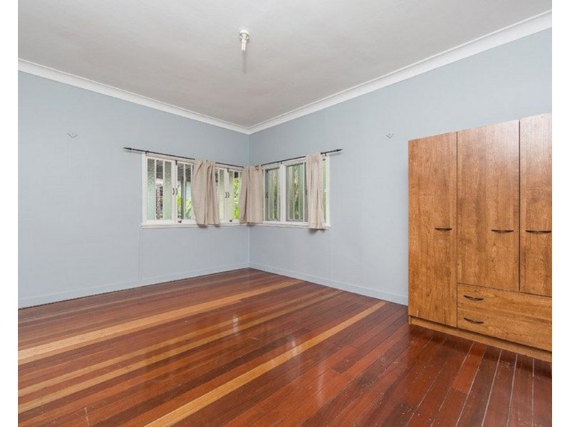 98 Main Avenue, Wavell Heights QLD 4012