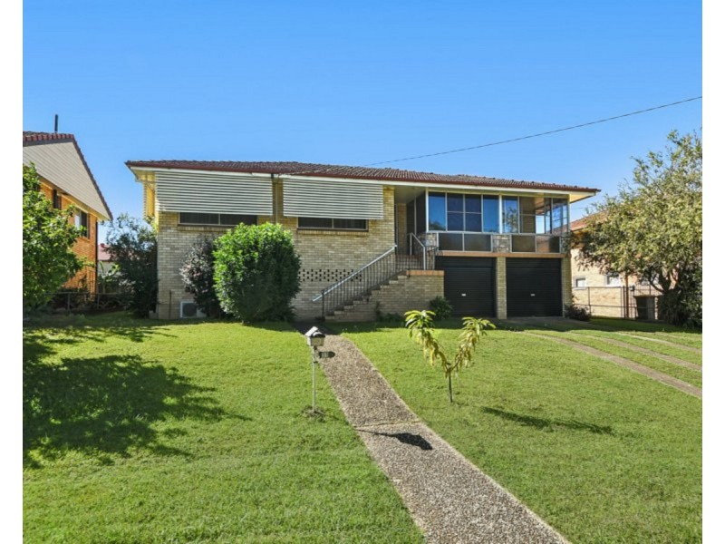 11 Pacific Street, Chermside West QLD 4032