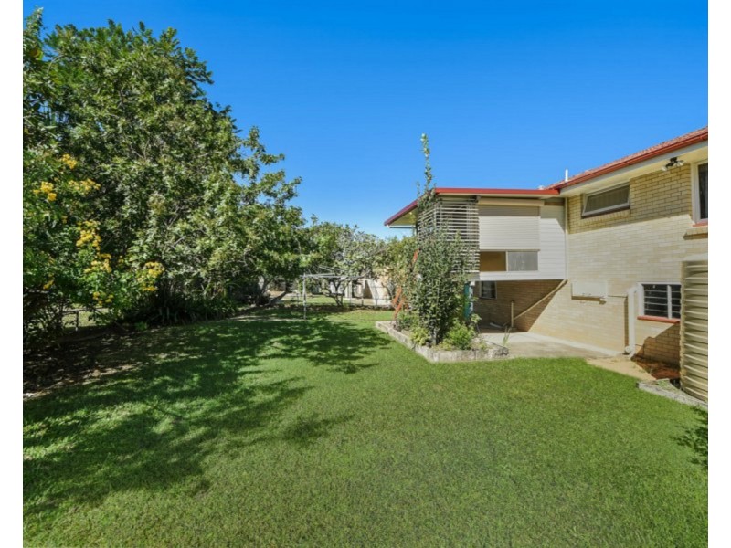 11 Pacific Street, Chermside West QLD 4032