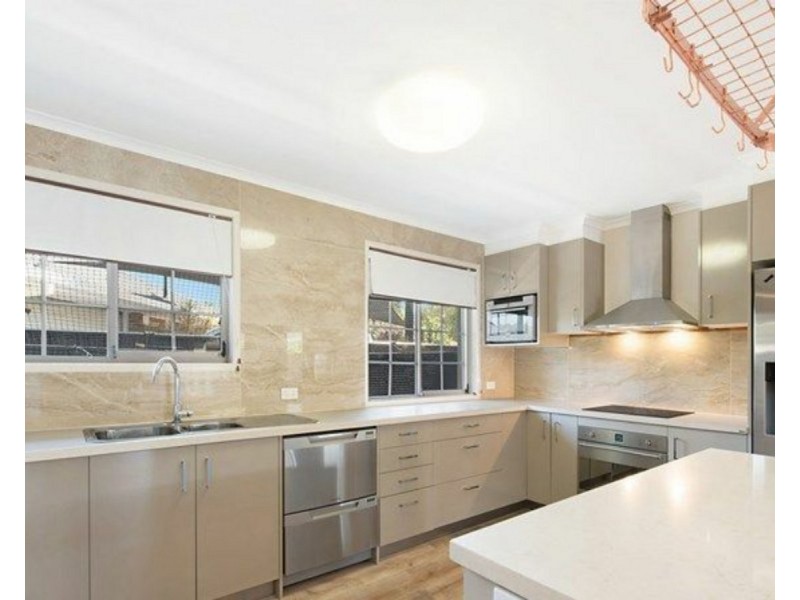 34 Daniel Court, Scarborough QLD 4020