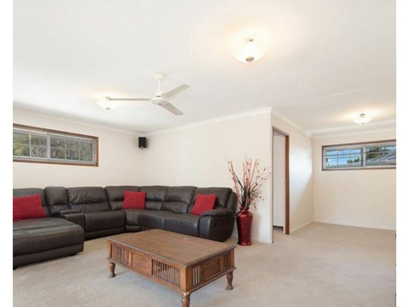 34 Daniel Court, Scarborough QLD 4020