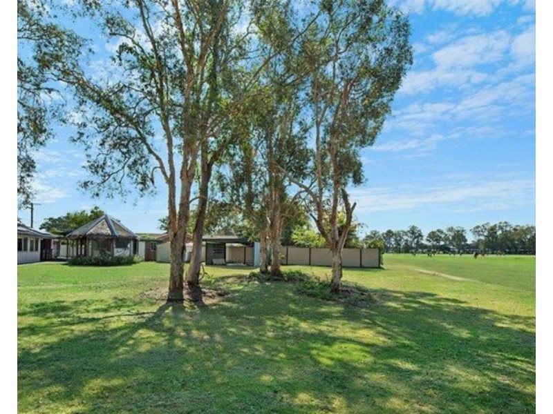 34 Daniel Court, Scarborough QLD 4020