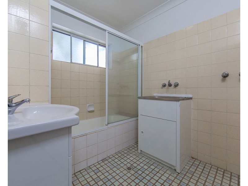 2/11 Lasseter Street, Kedron QLD 4031