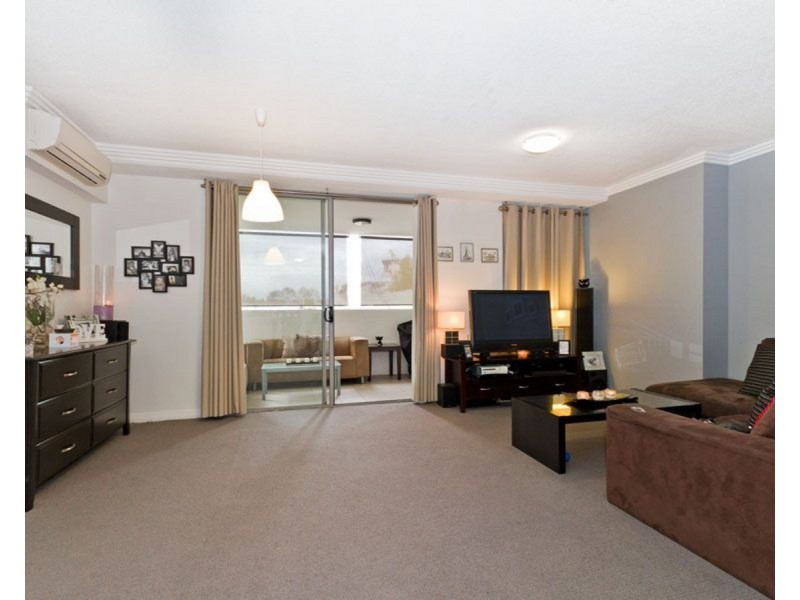 210/392 Hamilton Road, Chermside QLD 4032