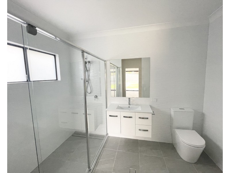 117 Sibley Road, Wynnum West QLD 4178