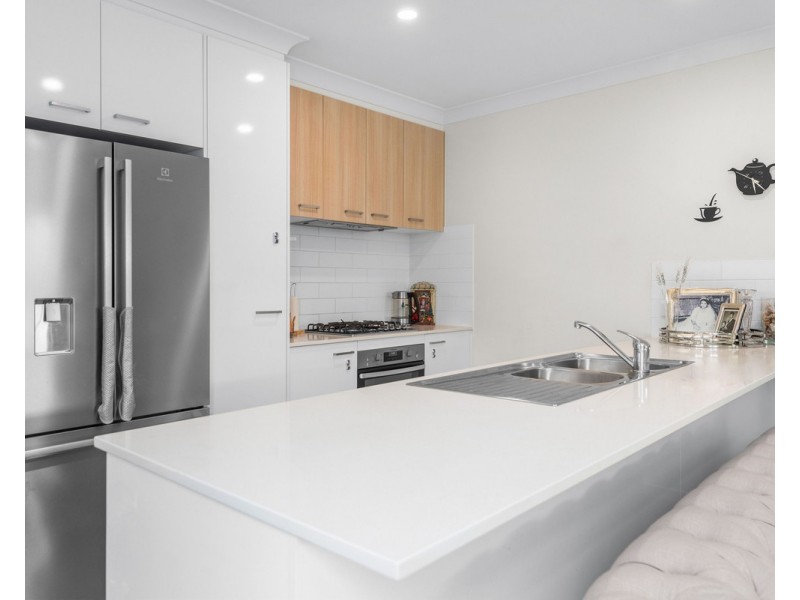 33/20 Eminence Lane, Bridgeman Downs QLD 4035