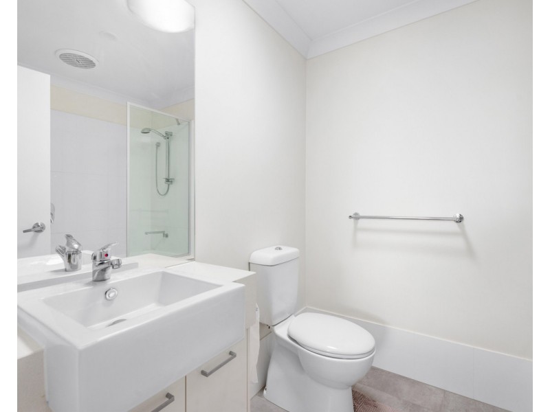 33/20 Eminence Lane, Bridgeman Downs QLD 4035