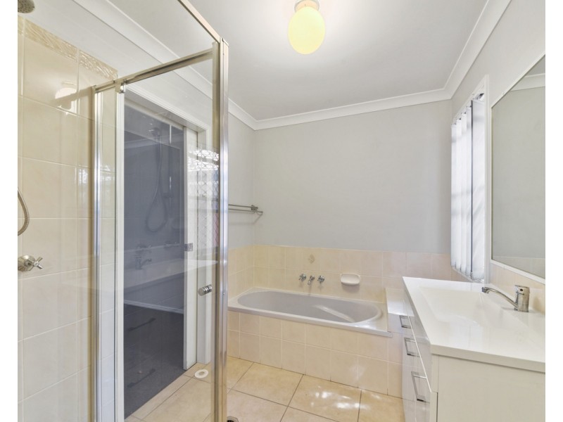 7 Manitoba Place, Wavell Heights QLD 4012