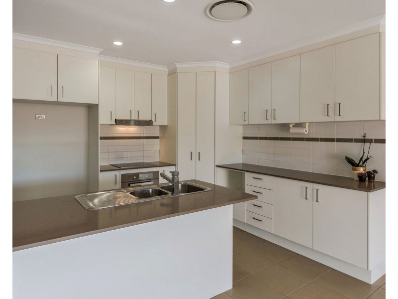 18 Hillside Street, Chermside West QLD 4032