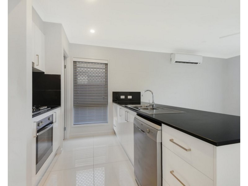 32 Carey Street, Warner QLD 4500
