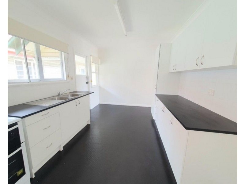 54 Playfield Street, Chermside QLD 4032