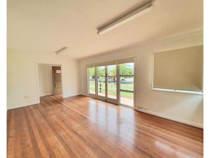 54 Playfield Street, Chermside QLD 4032