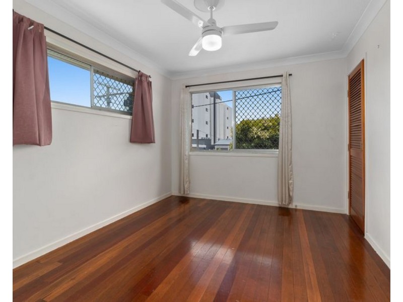 1/14 Hall Street, Chermside QLD 4032