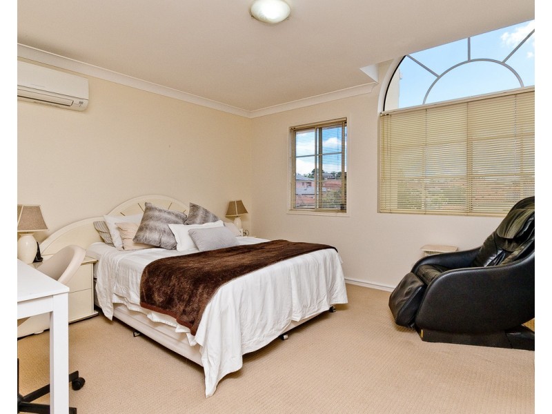 54 Van Dyke Crescent, Mcdowall QLD 4053