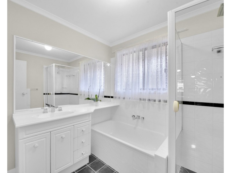 77 Lilly Pilly Crescent, Fitzgibbon QLD 4018